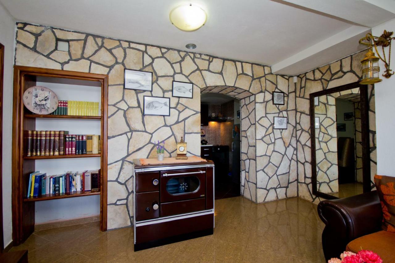 Apartments Dora Dobra Voda Exterior foto